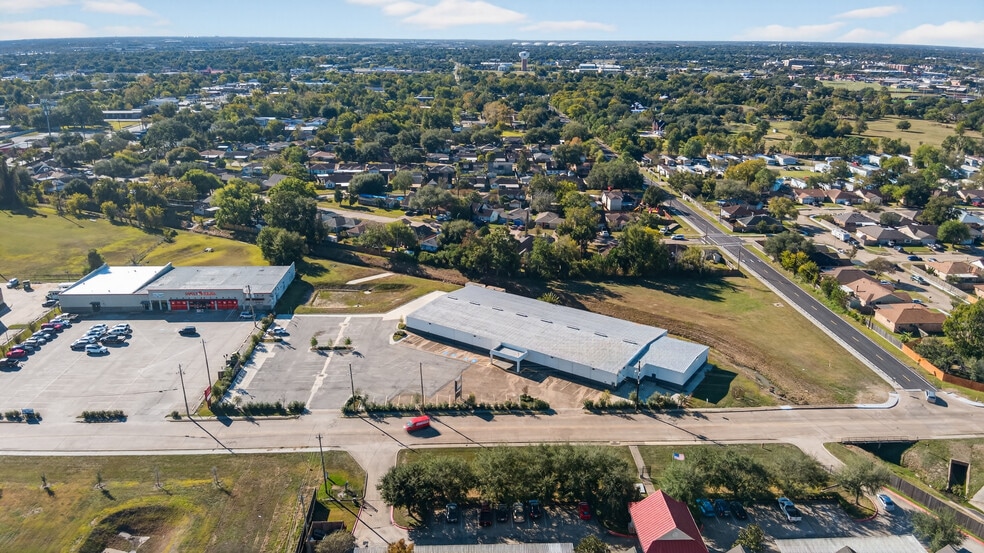 More Photos Of 2606 Cherry Brook Ln, Pasadena Warehouse For Sale