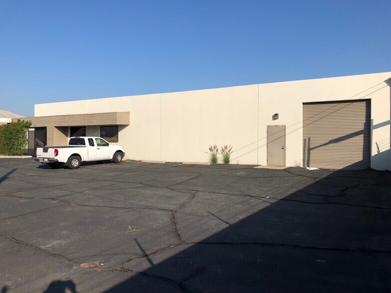 More Photos Of 13515 Excelsior Dr, Norwalk Warehouse For Lease