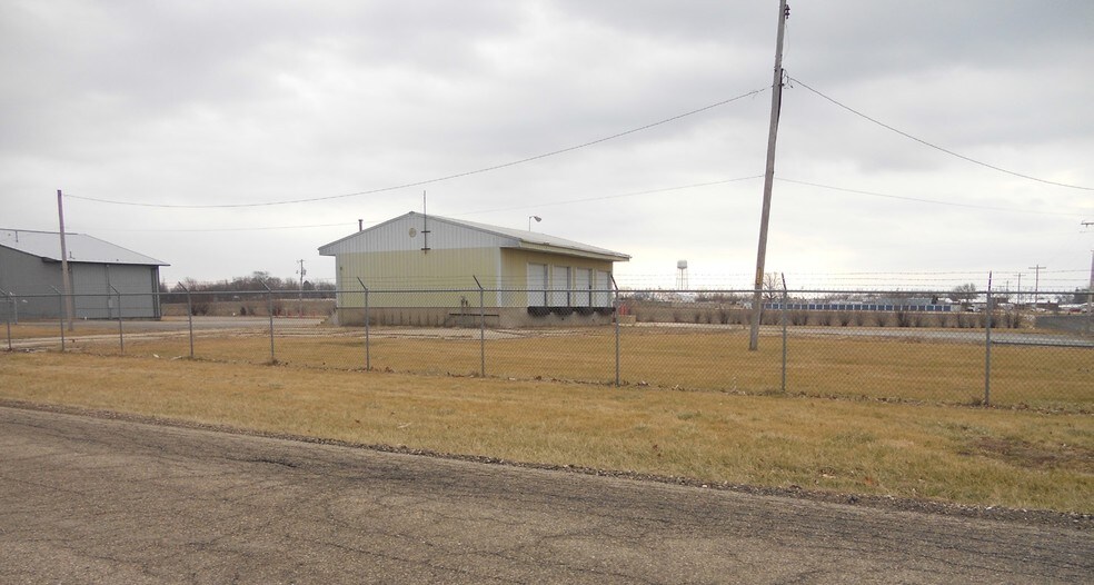 More Photos Of 440 E Backbone Rd, Princeton Warehouse For Sale