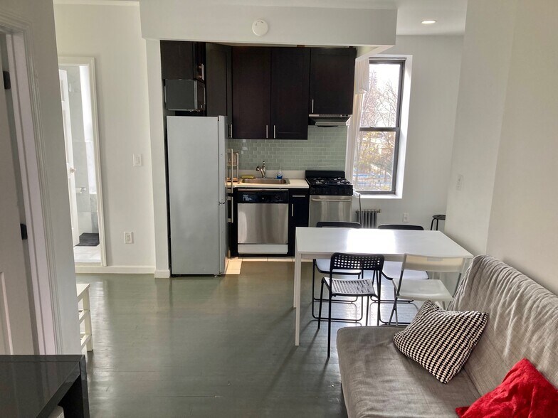 More Photos Of 197 Madison St, New York Apartments For Sale