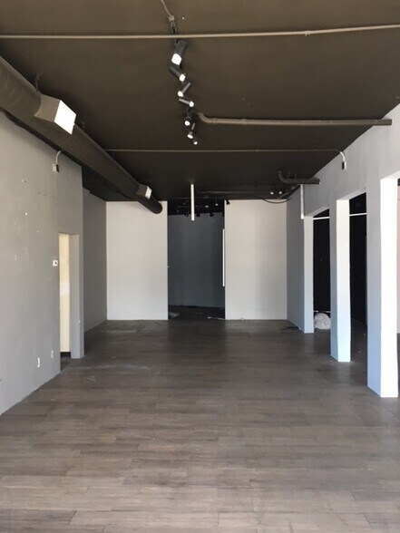 More Photos Of 18621-18625 Ventura Blvd, Tarzana Office For Lease