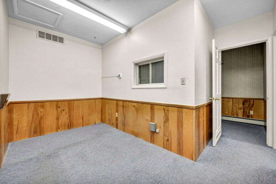 More Photos Of 10570-10574 Ravenna Rd, Twinsburg Office For Lease