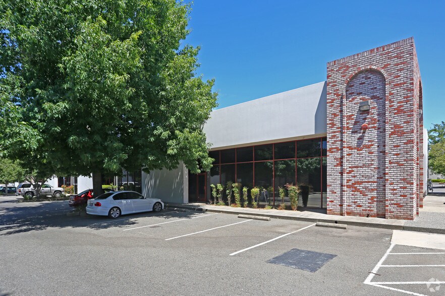 More Photos Of 9812 Old Winery Pl, Sacramento Research And Development For Lease