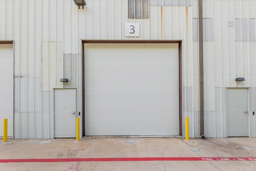 More Photos Of 6510 Bourgeois Rd, Houston Light Distribution For Lease