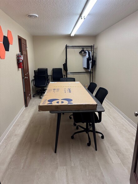 More Photos Of 312 W Knapp St, Rice Lake General Retail For Lease