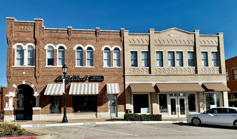 More Photos Of 300-900 Parker Sq, Flower Mound Unknown For Lease