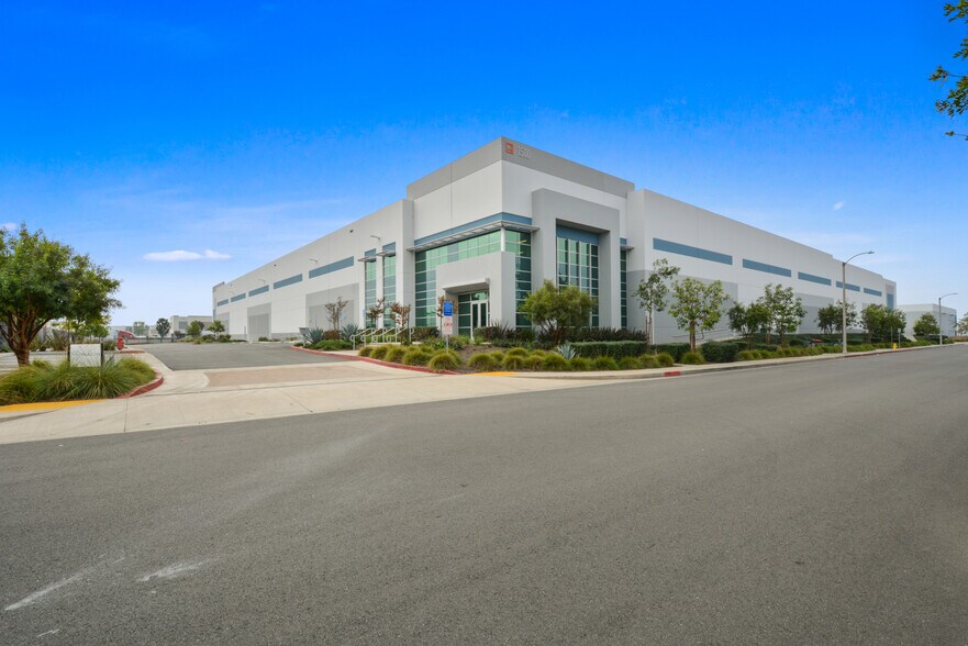 More Photos Of 1500 E Walnut Ave, Fullerton Manufacturing For Lease