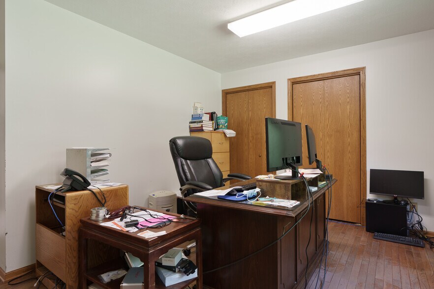 More Photos Of 7550 Rote Rd, Rockford Medical For Sale