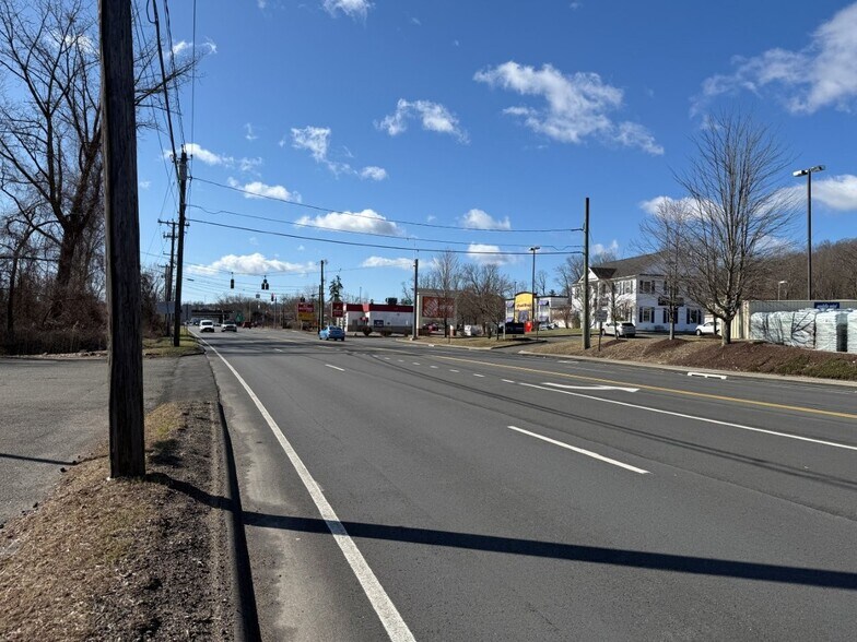 More Photos Of 79 Federal Rd, Danbury Storefront Retail Office For Lease