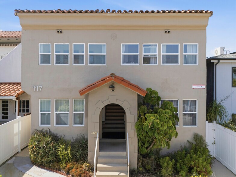 Primary Photo Of 117 Paloma Ave, Venice Apartments For Sale