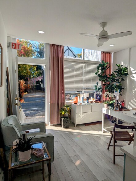 More Photos Of 320 Sea Cliff Ave, Sea Cliff Storefront Retail Residential For Lease