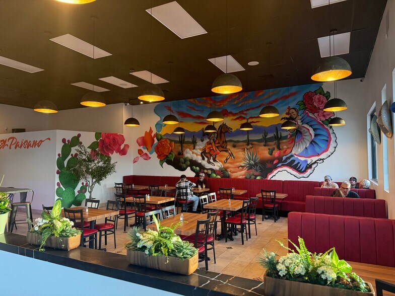 More Photos Of 1490 E Main St, Woodland Freestanding For Lease