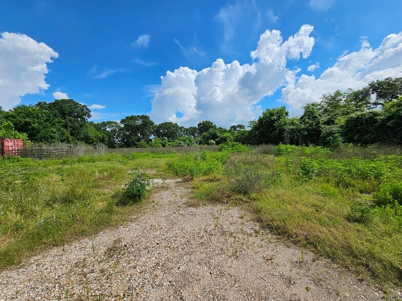 More Photos Of 6007 Van Zandt St, Houston Land For Lease