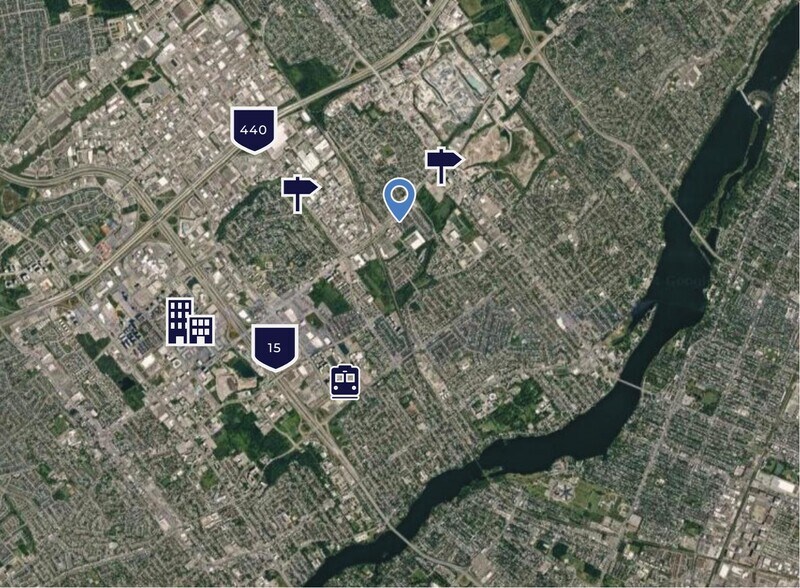 More Photos Of 666 Boul Saint-Martin O, Laval Office For Lease