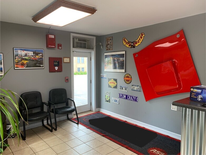 More Photos Of 3001 Sheridan Rd, Zion Auto Repair For Sale