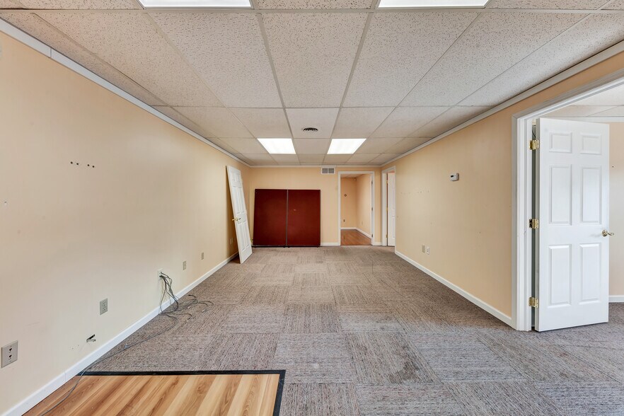 More Photos Of 329 Forest Grove Rd, Coraopolis Manufacturing For Lease