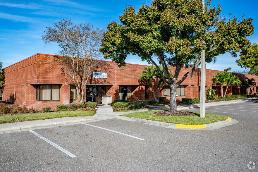 More Photos Of 4900 Creekside Dr, Clearwater Unknown For Lease