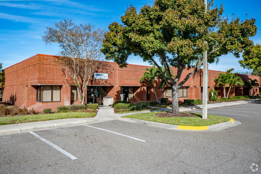 More Photos Of 4900 Creekside Dr, Clearwater Unknown For Lease