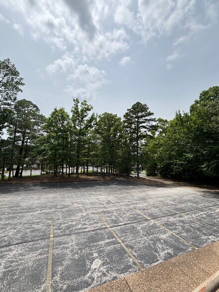 More Photos Of 600 Memorial Dr, Bella Vista Office For Lease