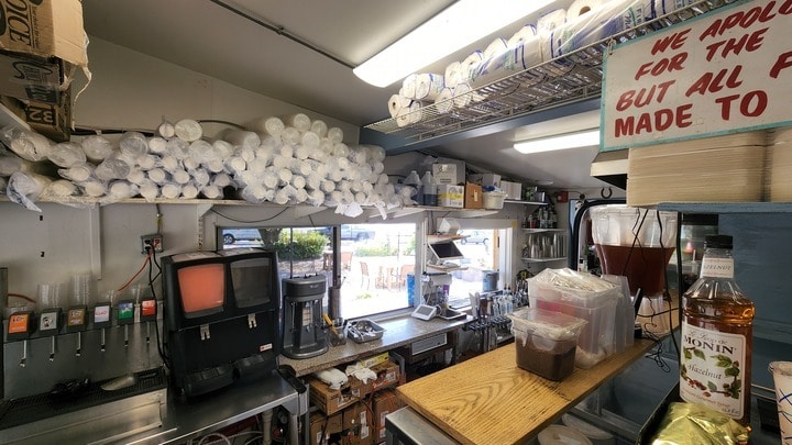 More Photos Of 302 Middle Rd, Blue Point Restaurant For Sale