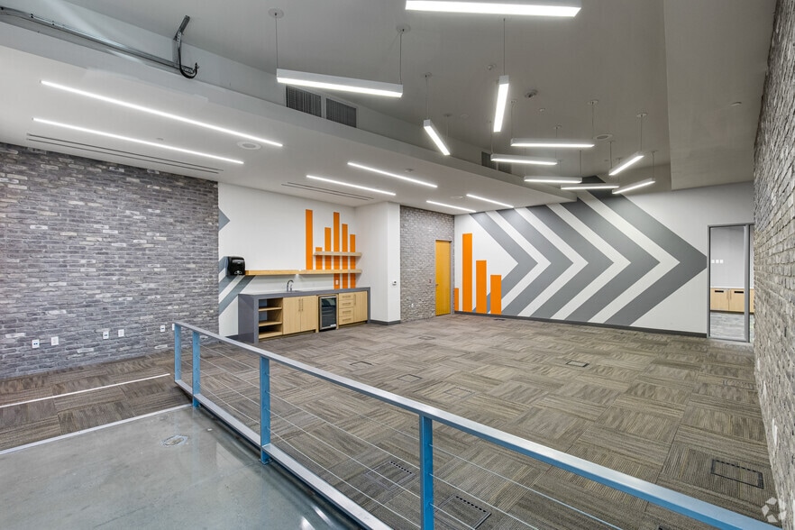 More Photos Of 5475 S Decatur Blvd, Las Vegas Research And Development For Lease