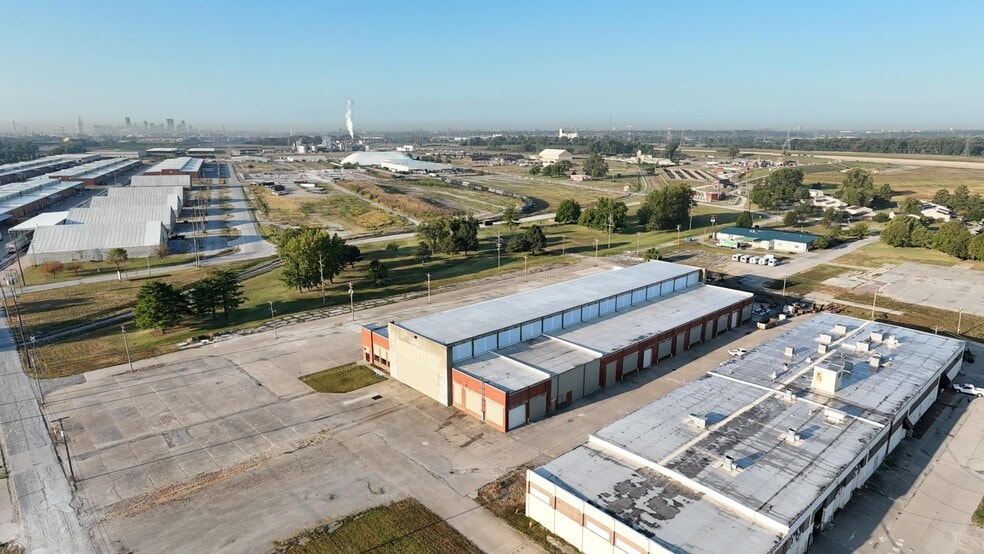 More Photos Of 1521 3rd, Granite City Manufacturing For Lease