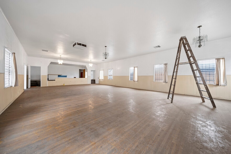 More Photos Of 1101 W Florence Ave, Los Angeles Religious Facility For Sale