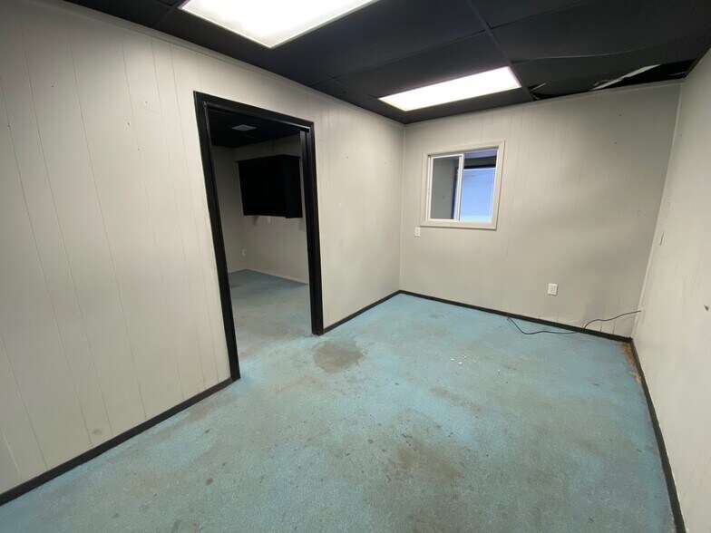 More Photos Of 13306 State Highway 110 S, Tyler Warehouse For Lease