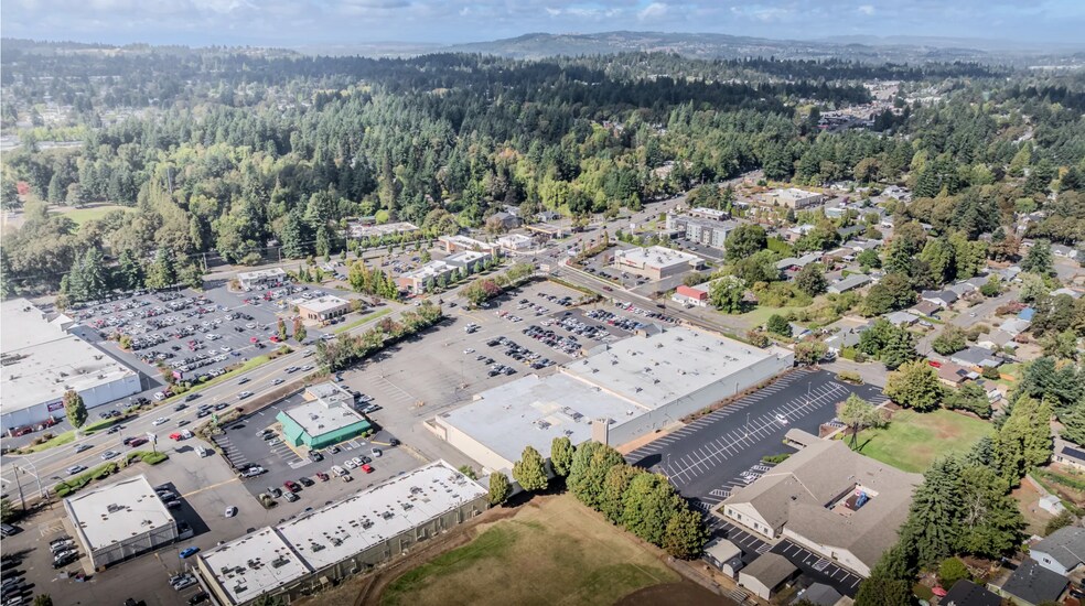 More Photos Of 4500 Commercial St SE, Salem Freestanding For Lease