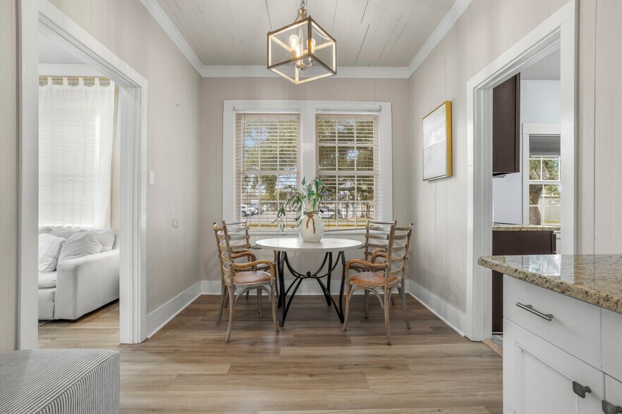 More Photos Of 1705 Government St, Ocean Springs Office For Sale