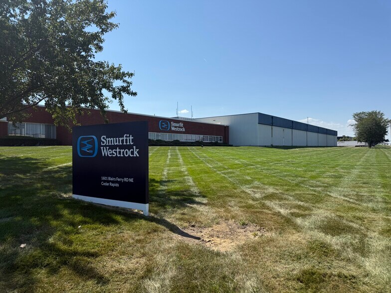 More Photos Of 1601 Blair's Ferry Rd NE, Cedar Rapids Manufacturing For Lease