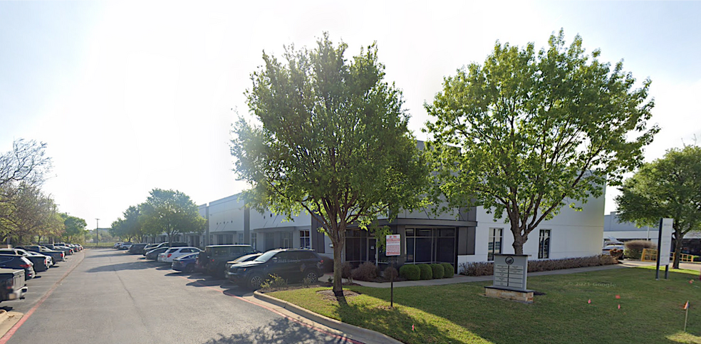 Primary Photo Of 4001 N Mays St, Round Rock Flex For Lease