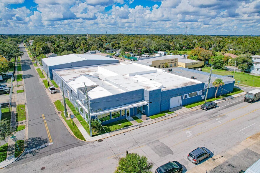 More Photos Of 530 N Beach St, Daytona Beach Warehouse For Sale