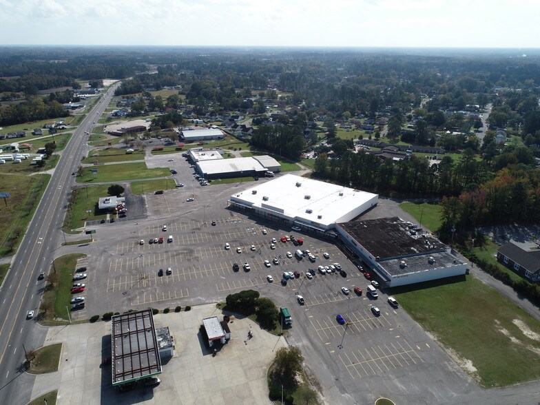 More Photos Of 1731-1785 N Roberts Ave, Lumberton Unknown For Lease