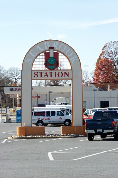 Primary Photo Of 9400-9560 Lanham Severn Rd, Lanham Seabrook Unknown For Lease