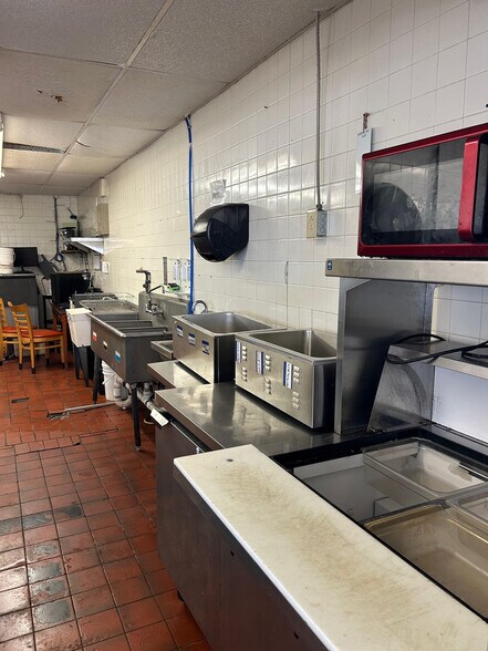 More Photos Of 1010 State Highway 21 W, San Augustine Fast Food For Sale
