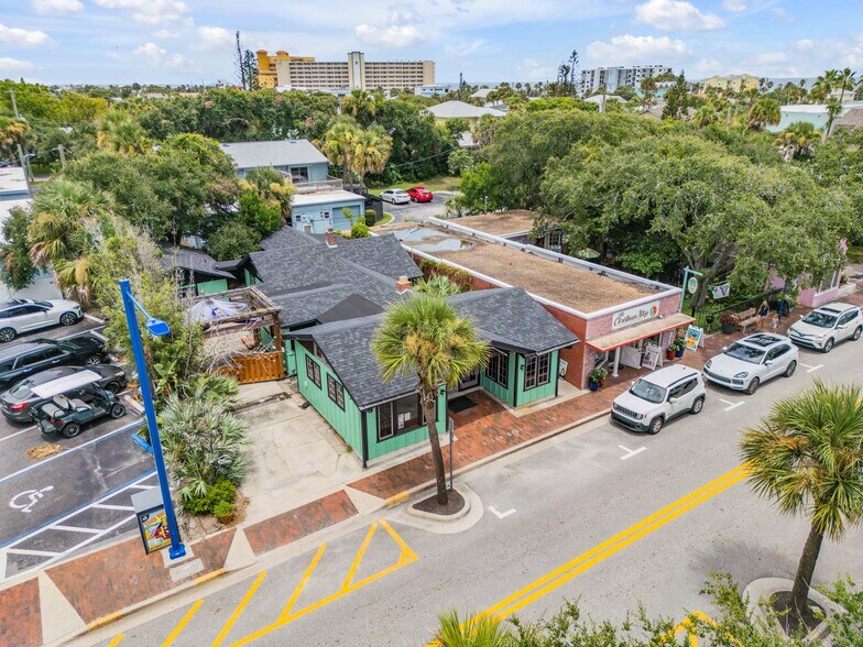 More Photos Of 304 Flagler Ave, New Smyrna Beach Storefront For Sale