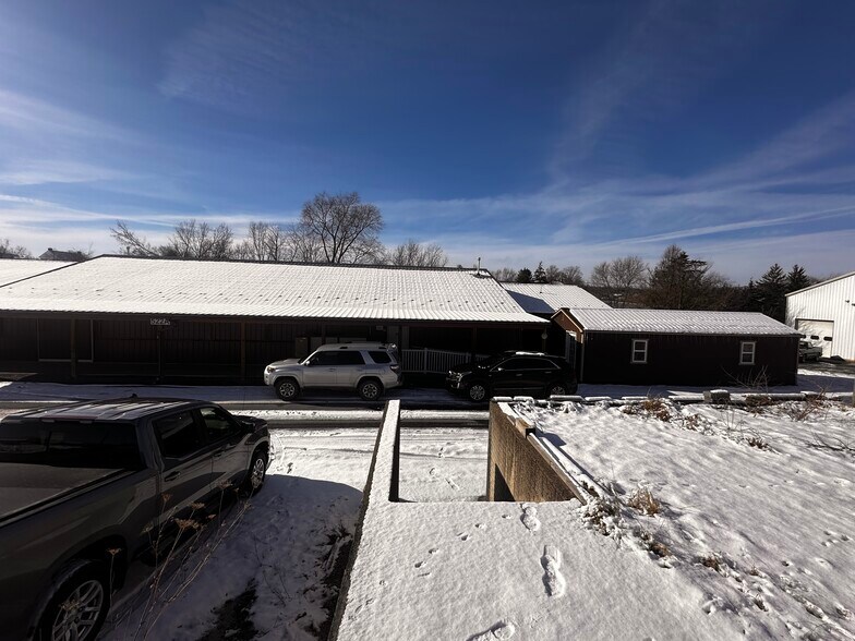 More Photos Of 522A S Main St, Broadway Flex For Sale