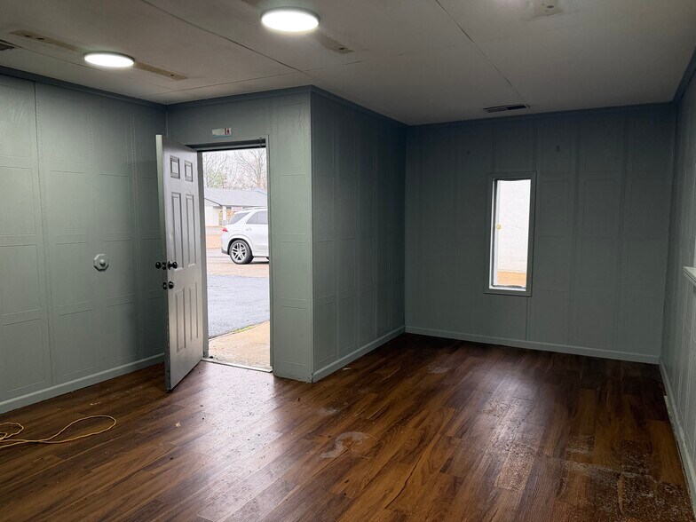 More Photos Of 9040 Millbranch Rd, Southaven Medical For Sale