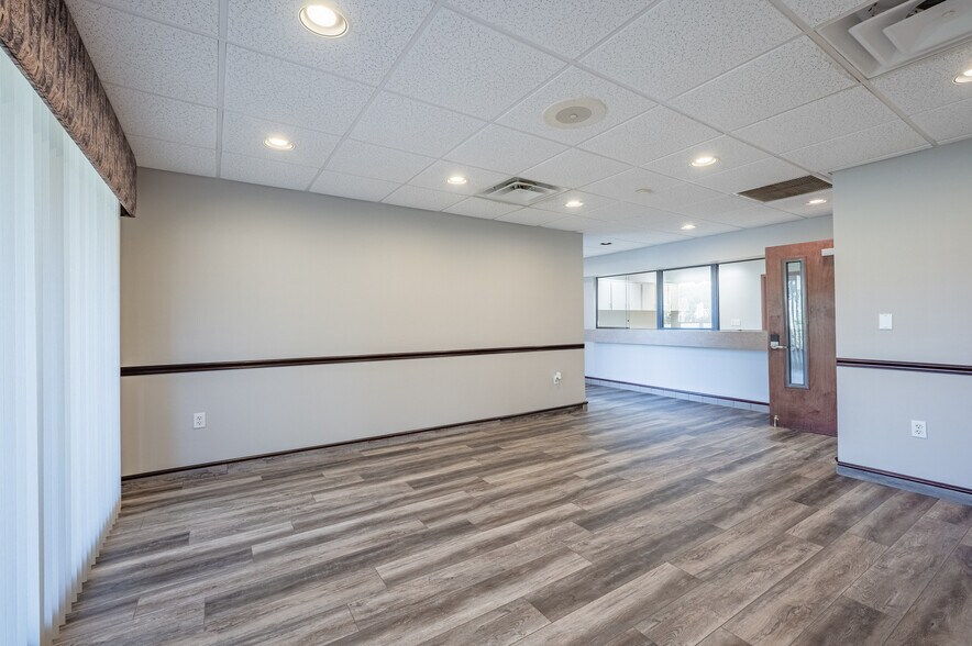 More Photos Of 801 N Bay st, Eustis Medical For Sale