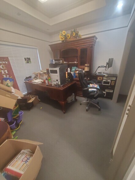 More Photos Of 1700 FM 517 Rd E, Dickinson Loft Creative Space For Lease