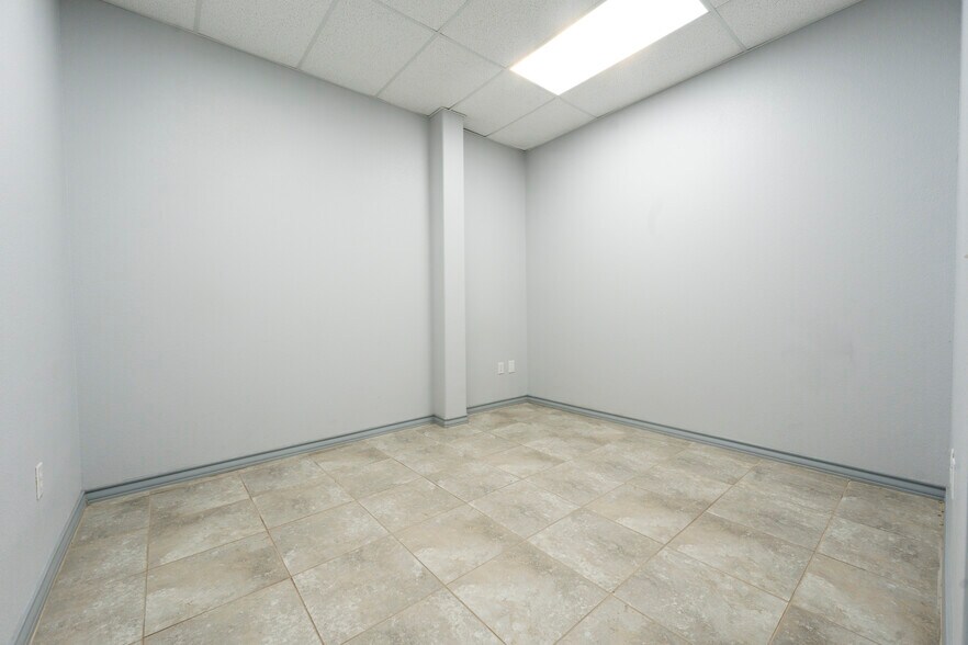 More Photos Of 1508 County Road 1105, Midland Warehouse For Lease