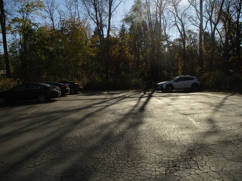 More Photos Of 729 Ridge Rd, Webster Veterinarian Kennel For Sale