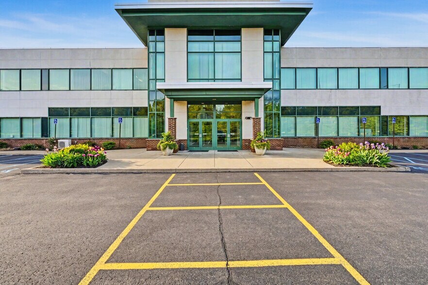 More Photos Of 72 Glenmaura National Blvd, Moosic Office For Lease