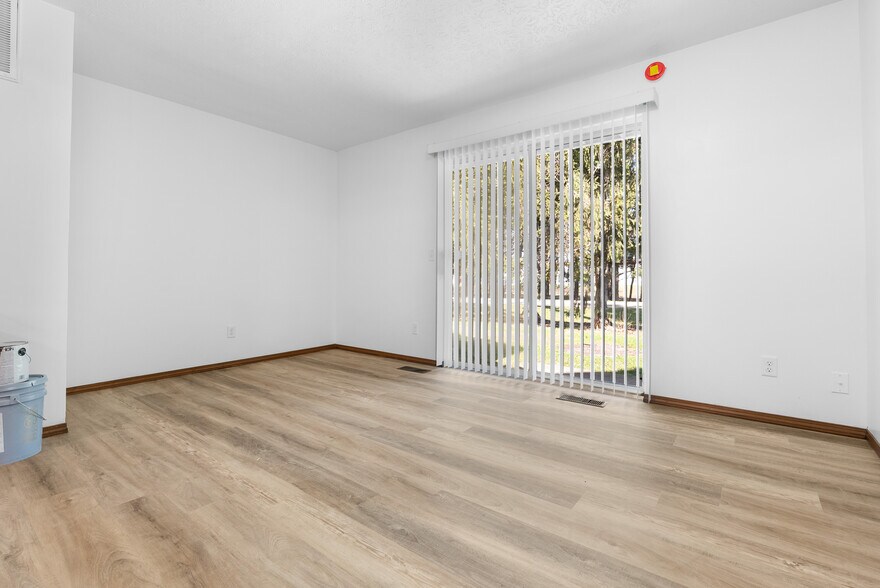 More Photos Of 652 Northgate Cir, Rochester Multifamily For Sale