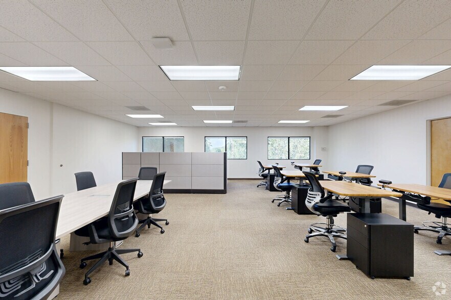 More Photos Of 6135 Park South Dr, Charlotte Coworking Space