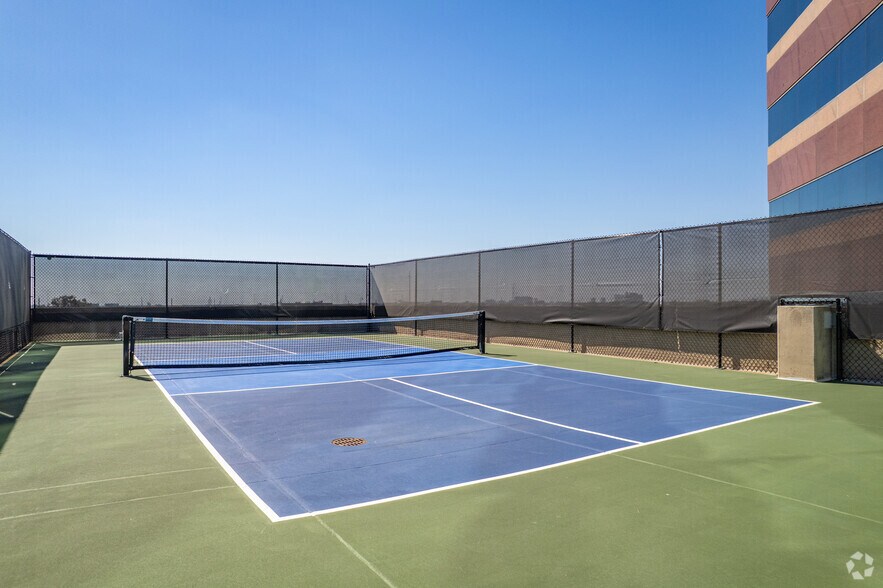 More Photos Of 2603 Augusta Dr, Houston Office For Lease