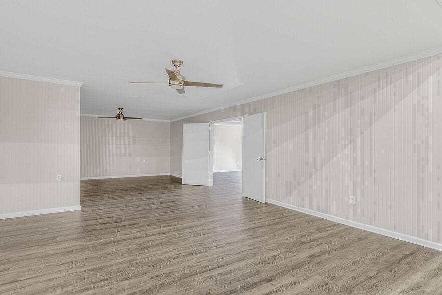 More Photos Of 113 Southwest Dr, Spartanburg Service For Sale