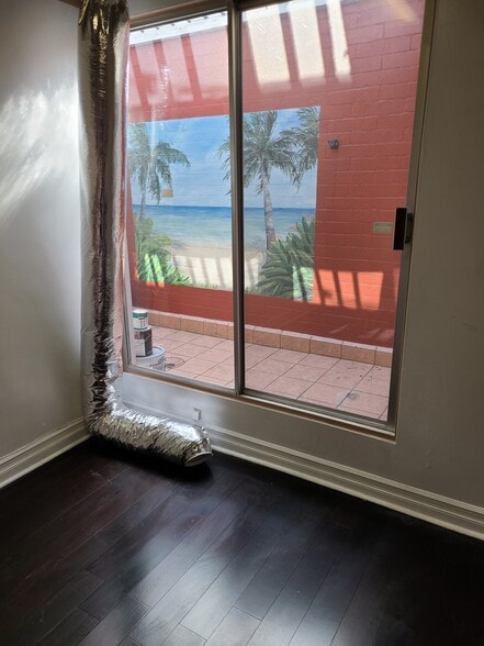 More Photos Of 370 W Sierra Madre Blvd, Sierra Madre Storefront For Lease