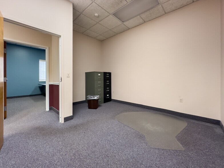 More Photos Of 358-360 E Center St, Manchester Office For Lease